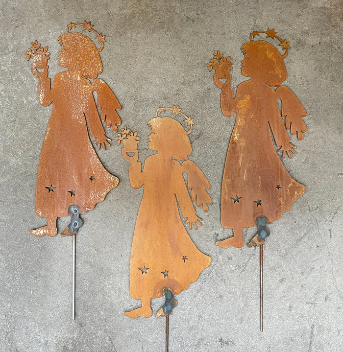 Eye on the Sparrow Garden Stake (17")