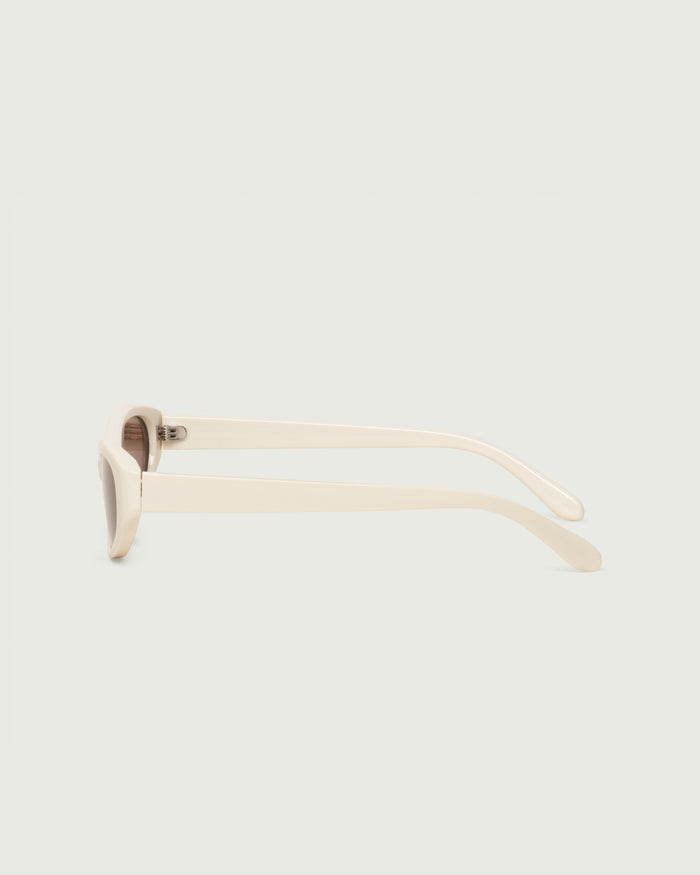 Burrata::Nora Sunglasses cateye White recycled polyester side